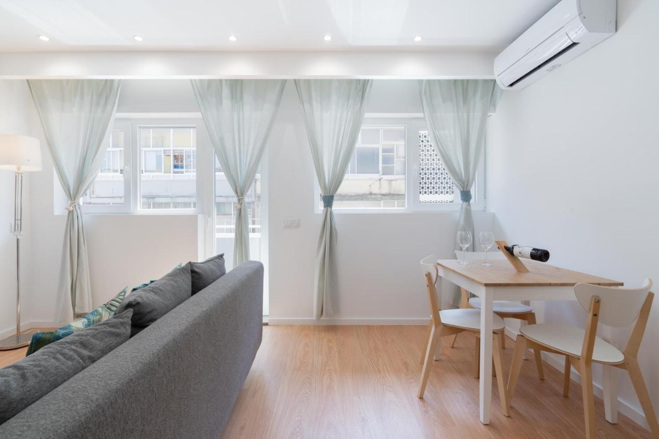 ヴィラ・ノヴァ・デ・ガイアSweet Sunny Flat W/ Balcony - Gaiaアパートメント エクステリア 写真